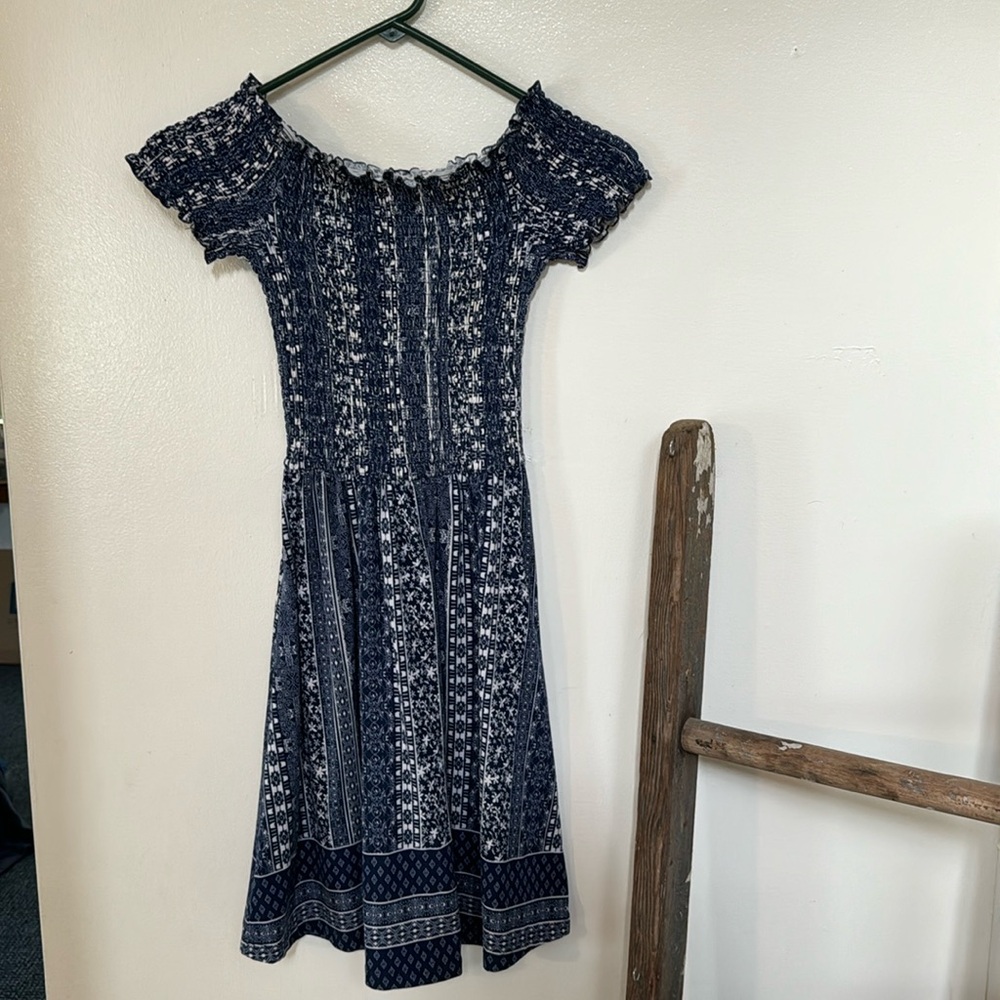 Rue21 Dress with Elastic Top/Flow-y Bottom in Blue and White (Size Small/S)